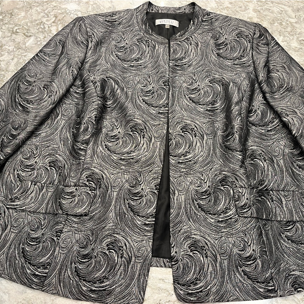 Kasper Black and Gray Blazer with Elegant Paisley Design